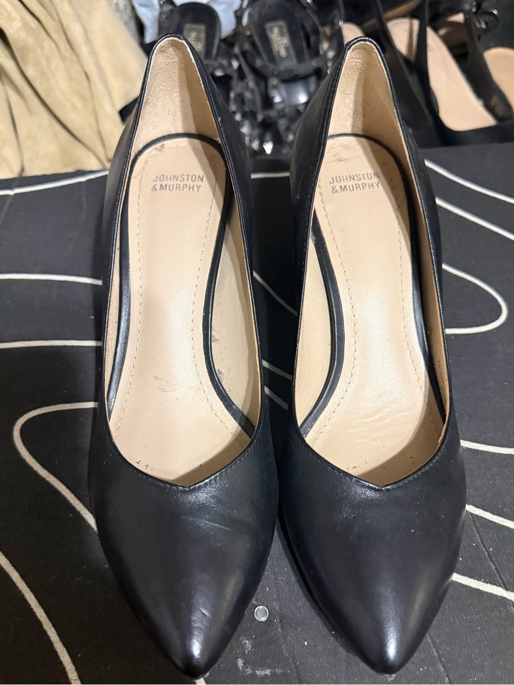 Johnston & Murphy Black Leather Pointed Pumps